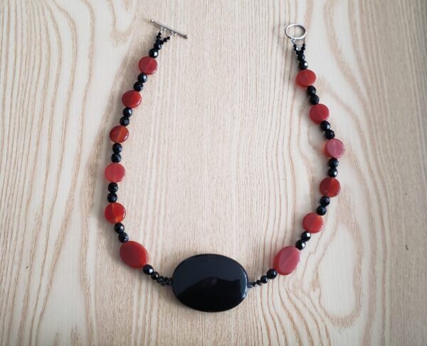 Carnelian and Onyx Oval Necklace